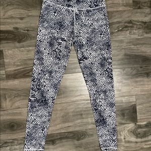 Snake print leggings